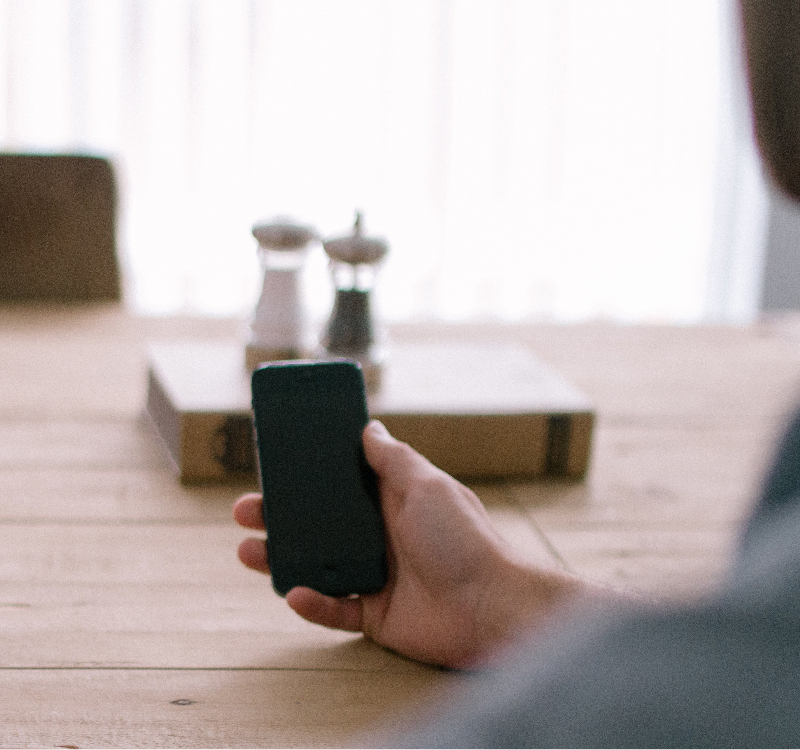 Ποιοί Είμαστε